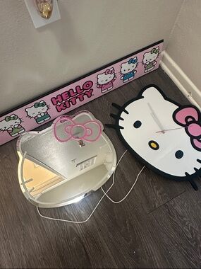 Hello Kitty Pink & White Mirror and Face Clock Set